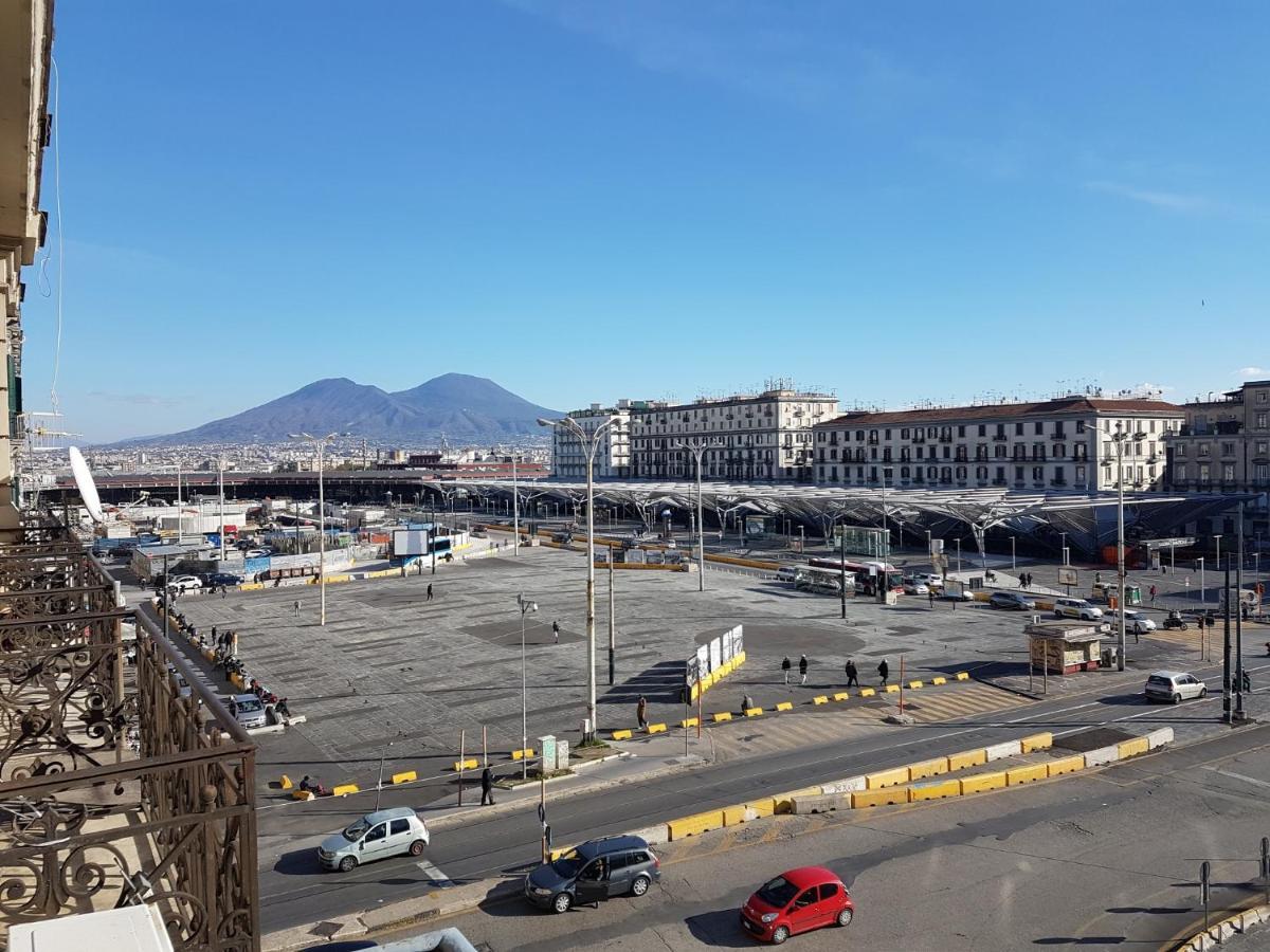 Апартаменты La Piazza - Garibaldi 2.6 Неаполь Экстерьер фото